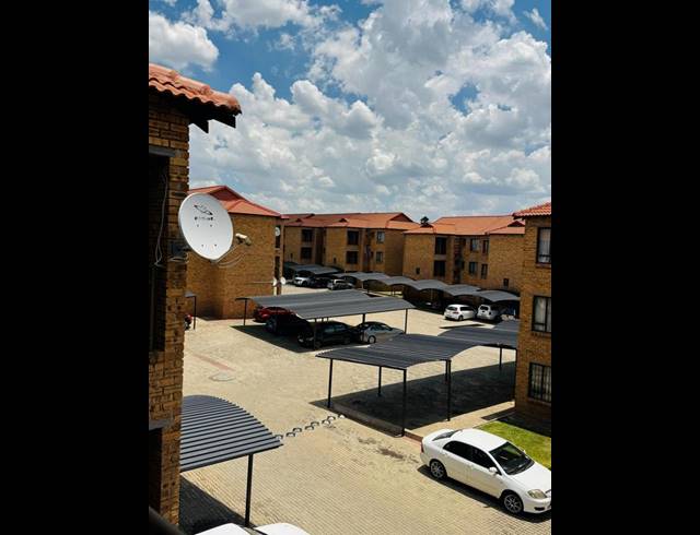 2 BEDROOM TOWNHOUSE FOR SALE IN CRUYWAGEN PARK